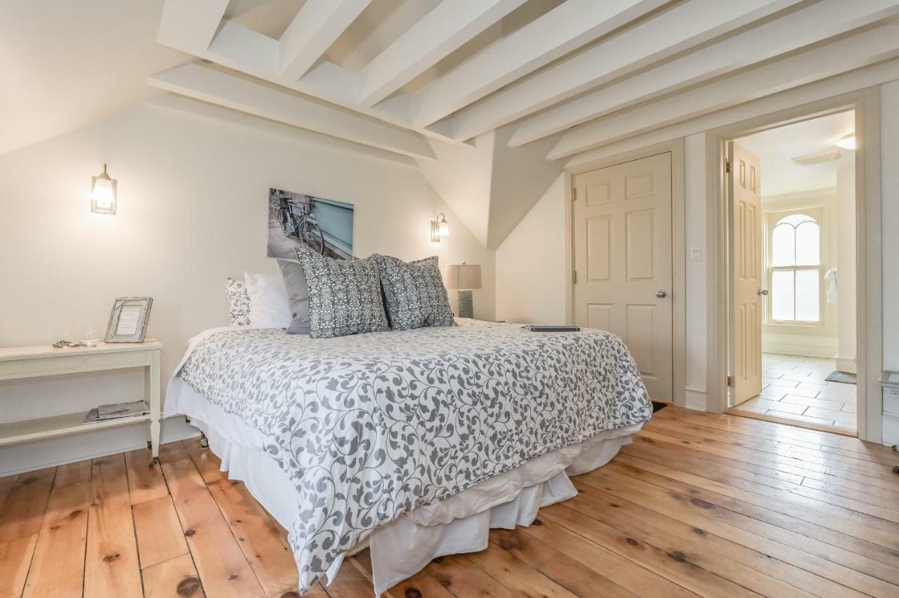 St Andrew Suites Fergus Екстер'єр фото