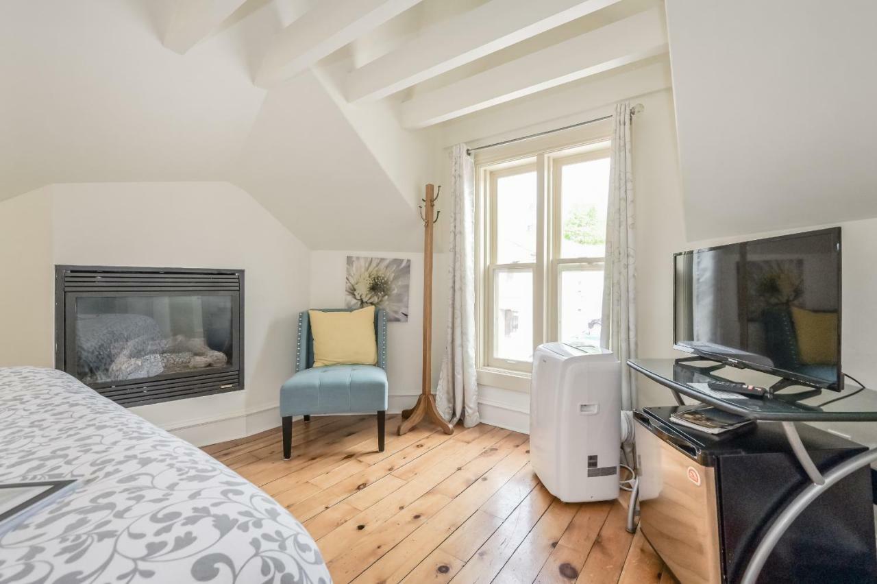 St Andrew Suites Fergus Екстер'єр фото